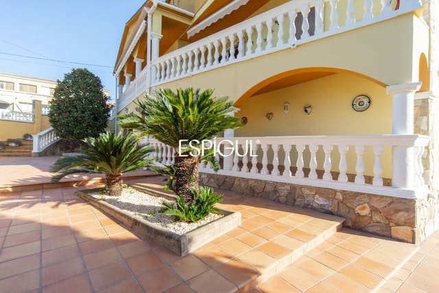 7 slaapkamer Villa te koop in Maçanet de la Selva met garage - € 350.000 (Ref: 10016004)