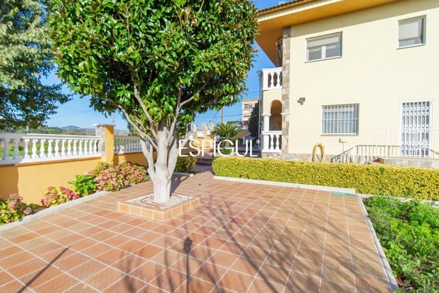 7 slaapkamer Villa te koop in Maçanet de la Selva met garage - € 350.000 (Ref: 10016004)
