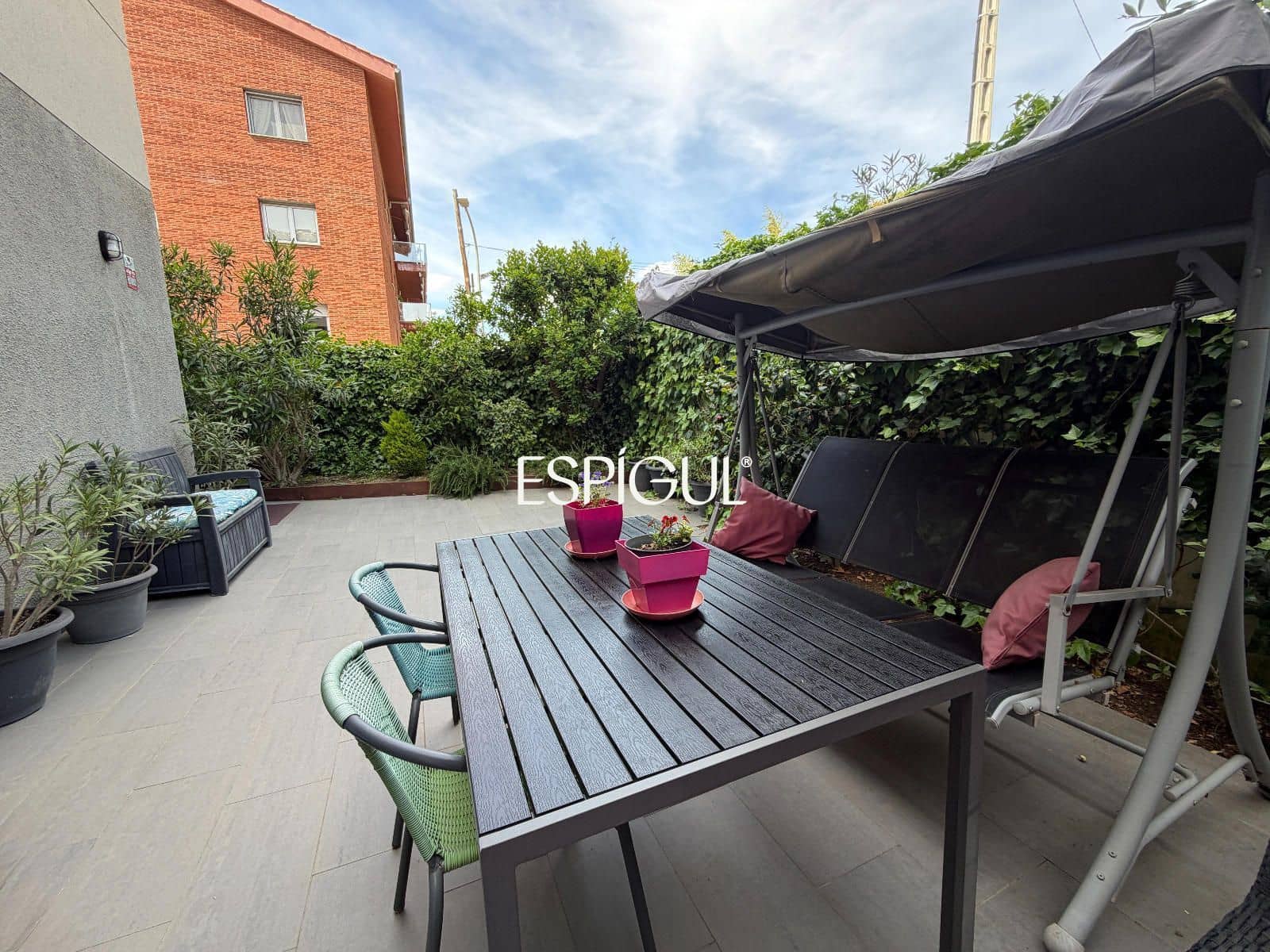 2 sypialnia Mieszkanie na sprzedaż w Miasto Girona z garażem - 325 000 € (Ref: 10016021)