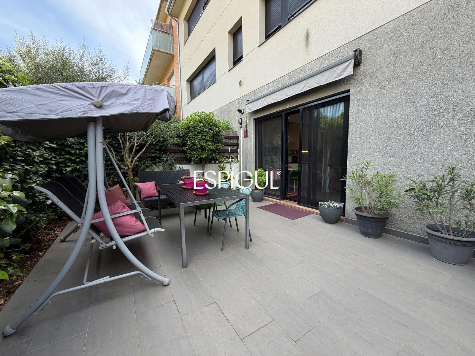 2 sypialnia Mieszkanie na sprzedaż w Miasto Girona z garażem - 325 000 € (Ref: 10016021)