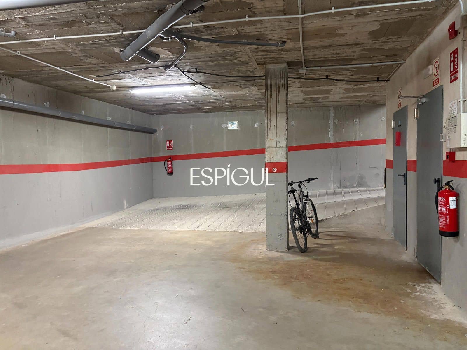 2 sypialnia Mieszkanie na sprzedaż w Miasto Girona z garażem - 325 000 € (Ref: 10016021)