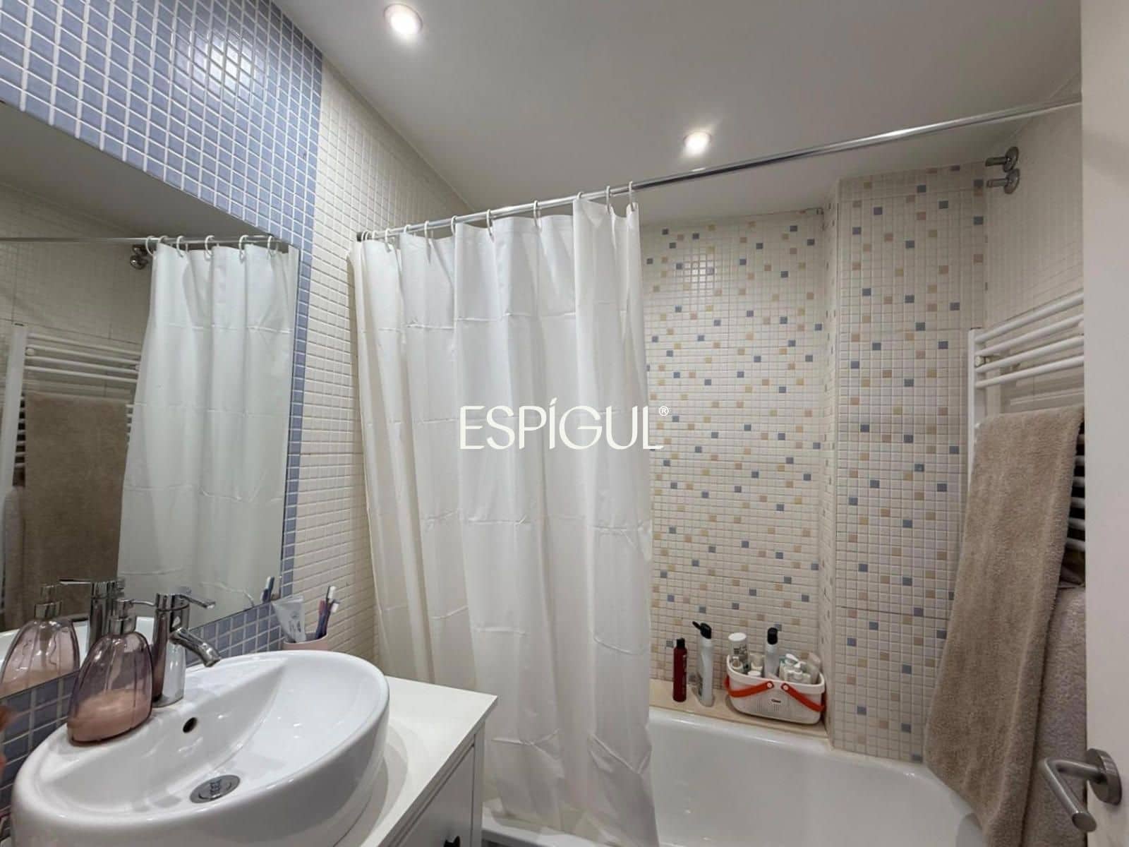 4 bedroom Villa for rent in Vilablareix with garage - € 1,975 (Ref: 10016023)
