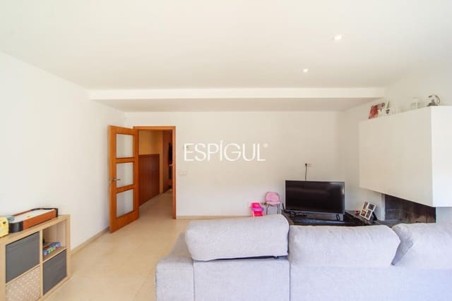 3 bedroom Villa for sale in Anglès with garage - € 350,000 (Ref: 10042213)