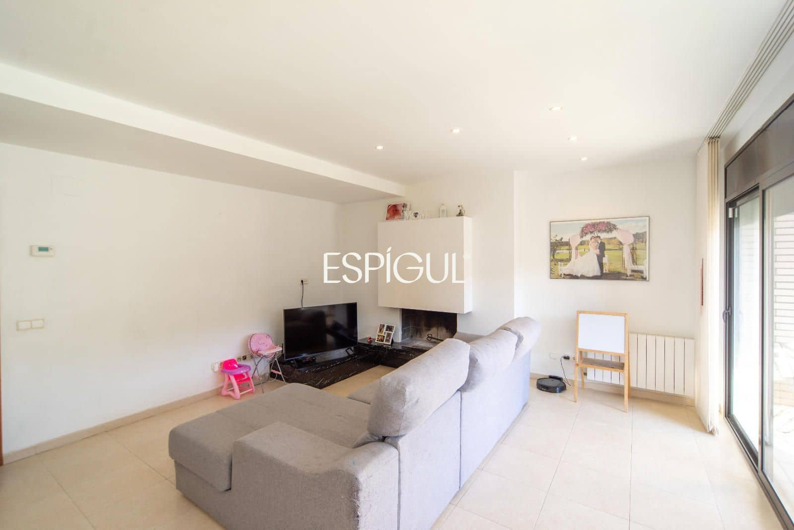 3 bedroom Villa for sale in Angles with garage - € 350,000 (Ref: 10042213)