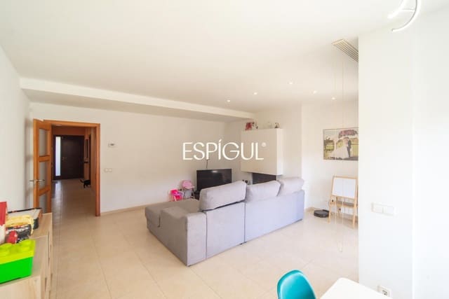 3 bedroom Villa for sale in Anglès with garage - € 350,000 (Ref: 10042213)