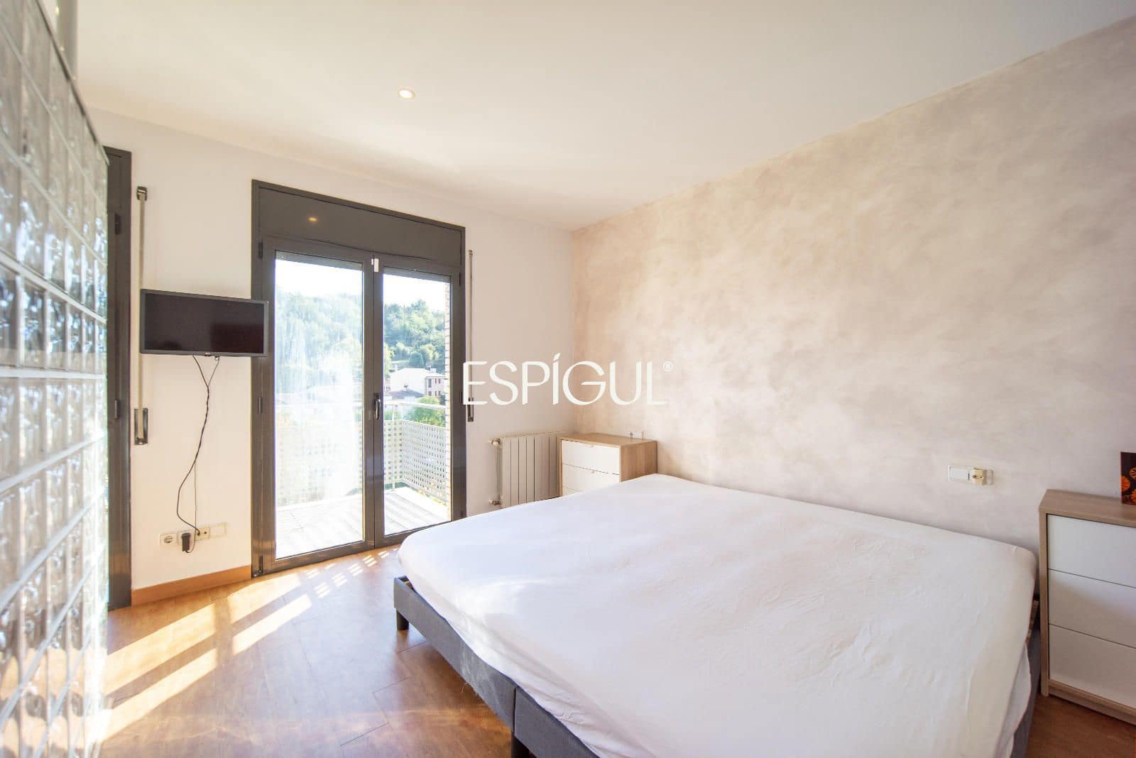 3 bedroom Villa for sale in Angles with garage - € 350,000 (Ref: 10042213)