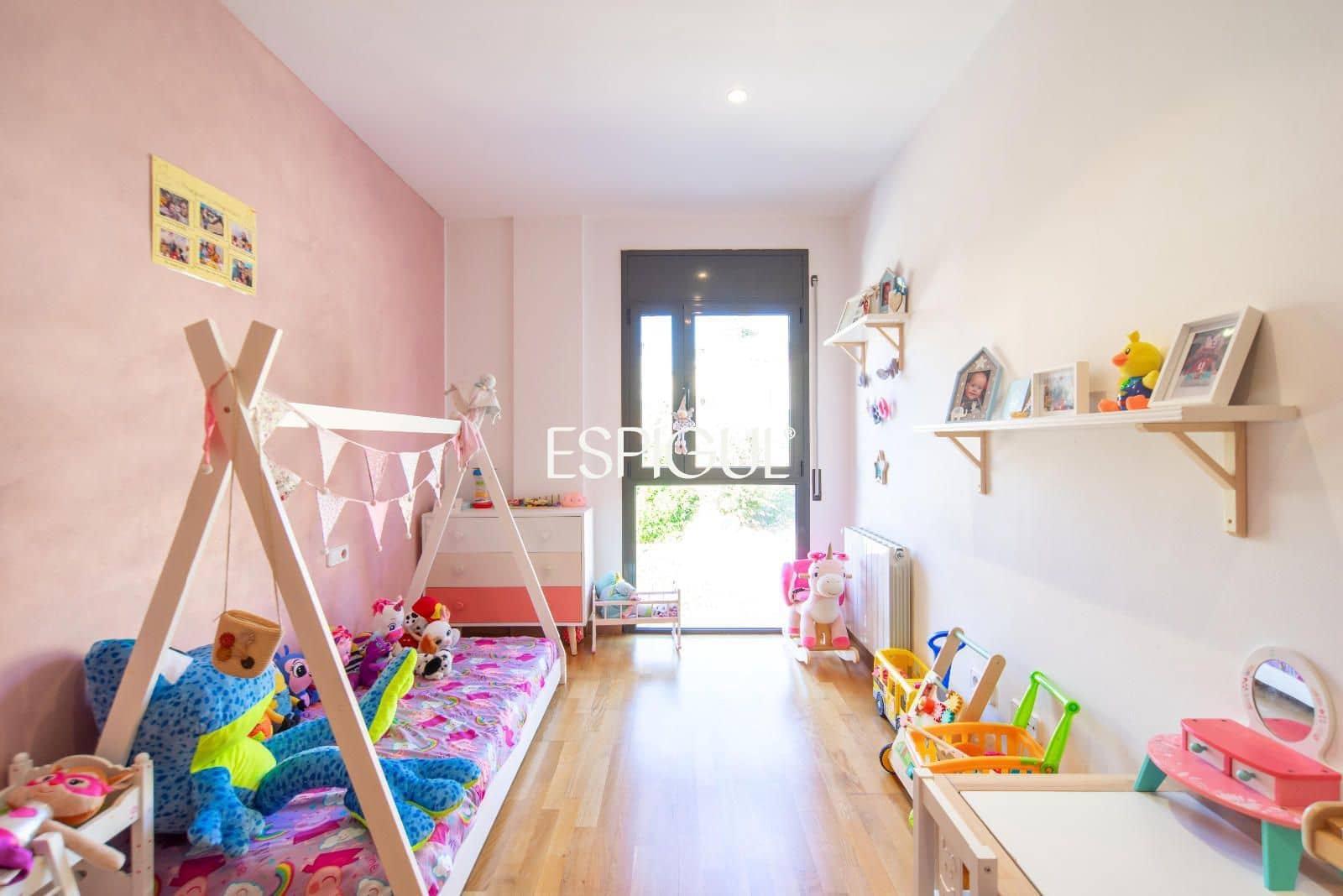 3 bedroom Villa for sale in Angles with garage - € 350,000 (Ref: 10042213)
