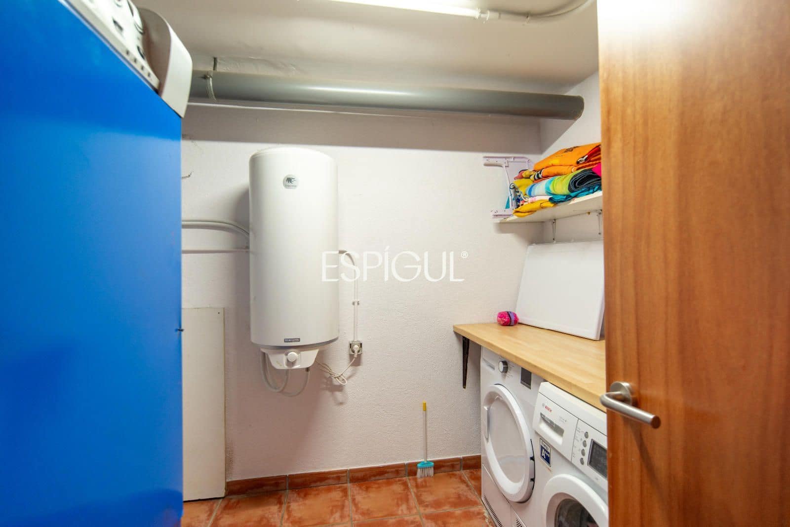 3 bedroom Villa for sale in Angles with garage - € 350,000 (Ref: 10042213)