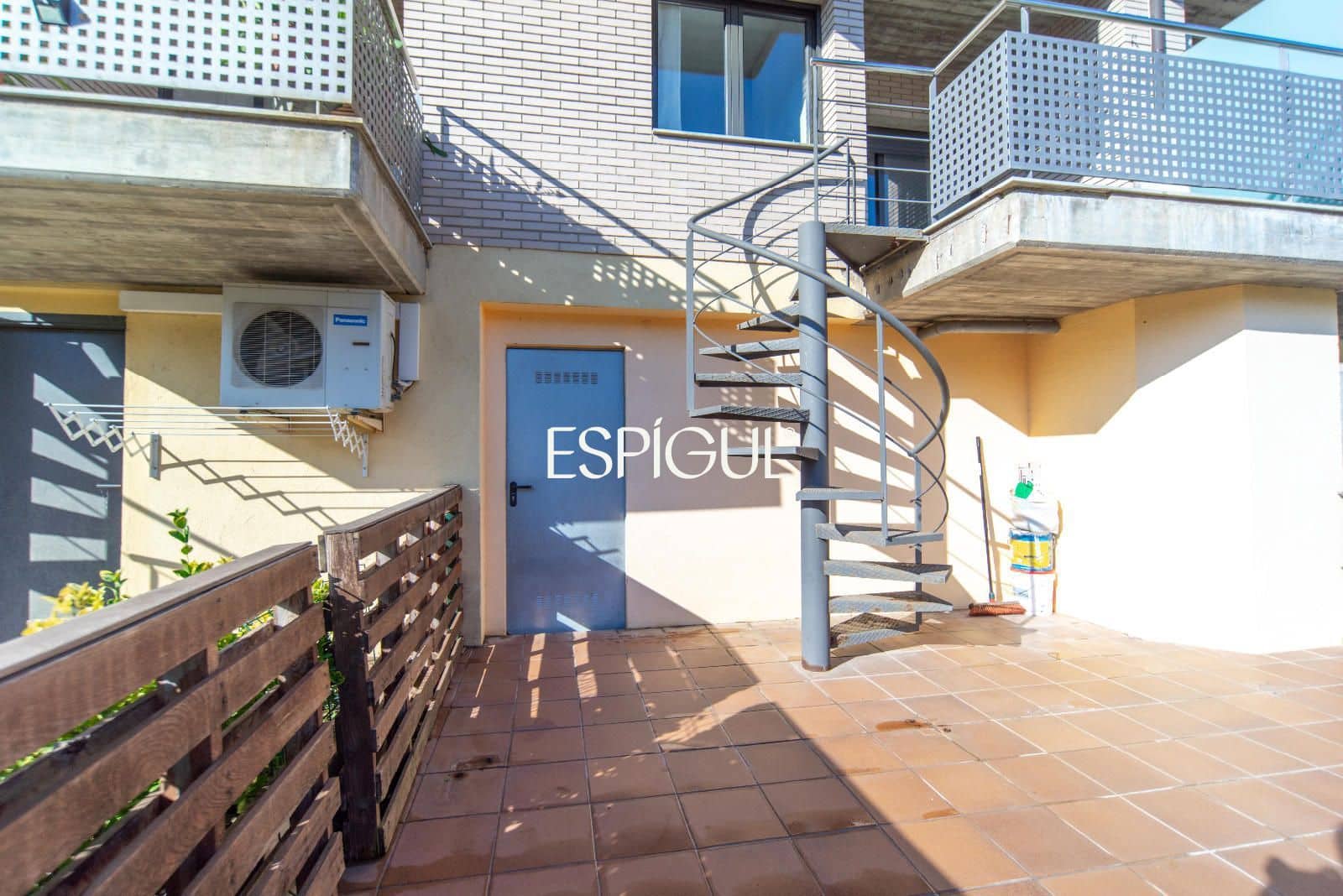 3 bedroom Villa for sale in Angles with garage - € 350,000 (Ref: 10042213)