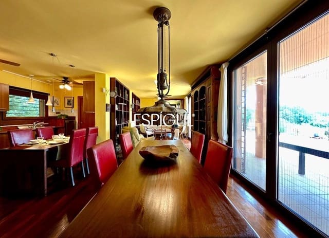 4 bedroom Villa for sale in Bescanó with garage - € 449,000 (Ref: 10088672)