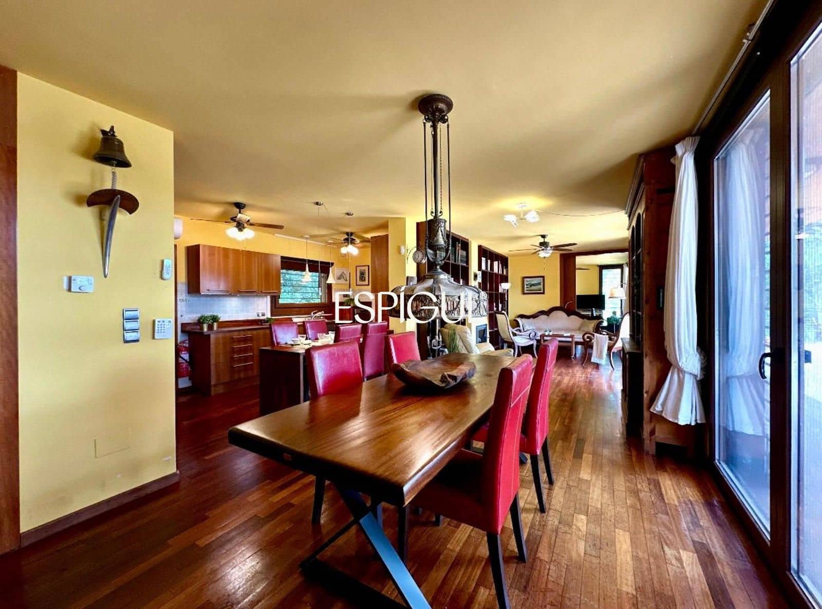 4 bedroom Villa for sale in Bescano with garage - € 449,000 (Ref: 10088672)