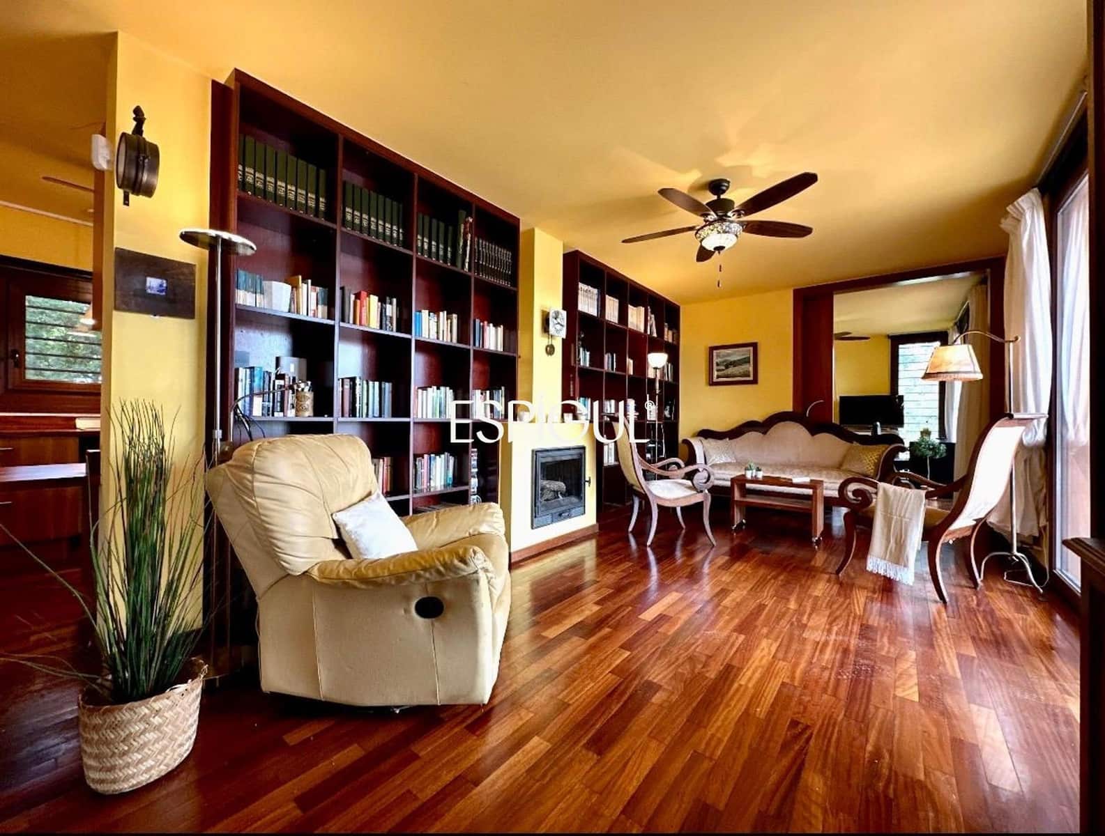 4 bedroom Villa for sale in Bescano with garage - € 449,000 (Ref: 10088672)