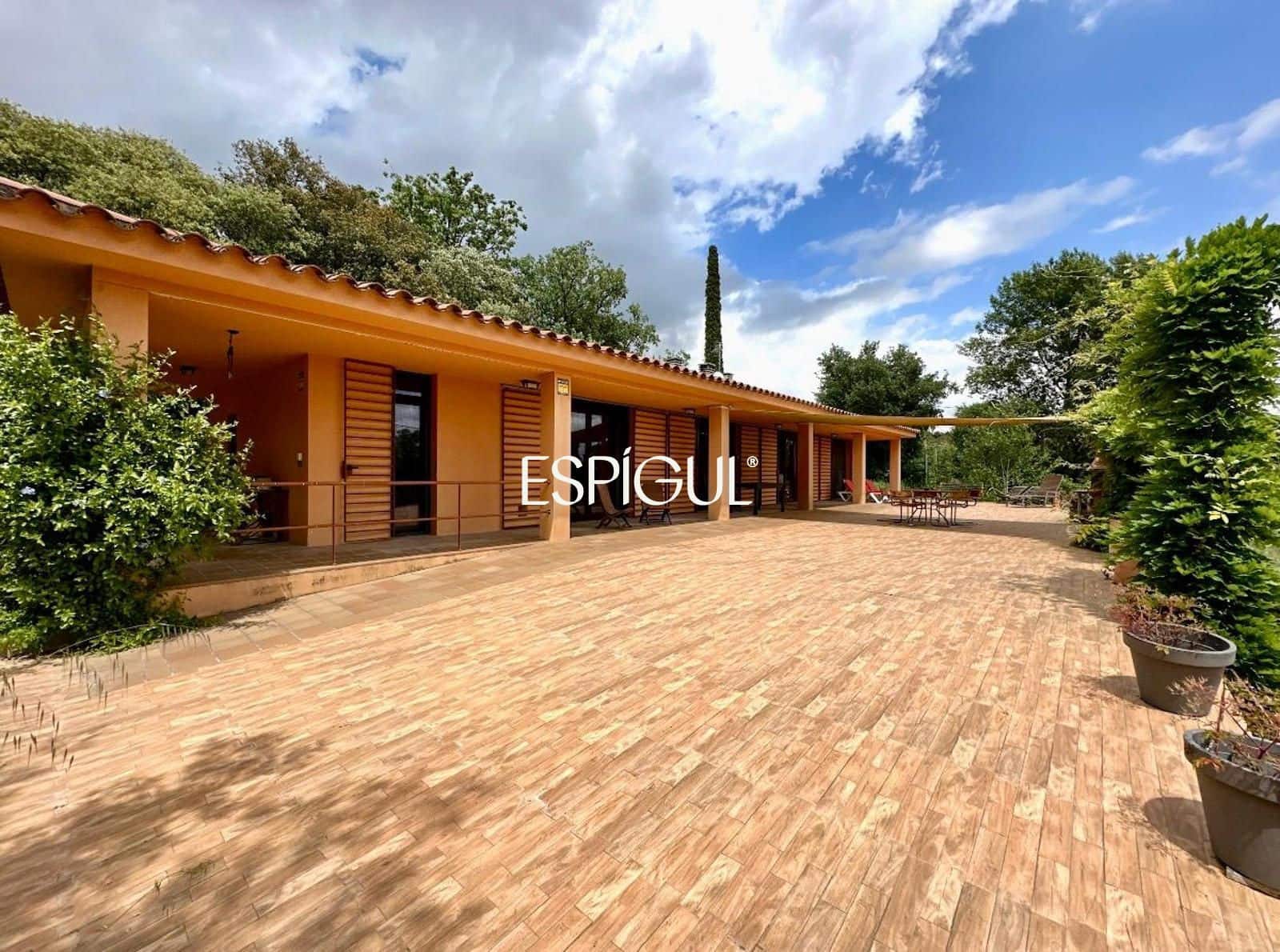 4 bedroom Villa for sale in Bescano with garage - € 449,000 (Ref: 10088672)