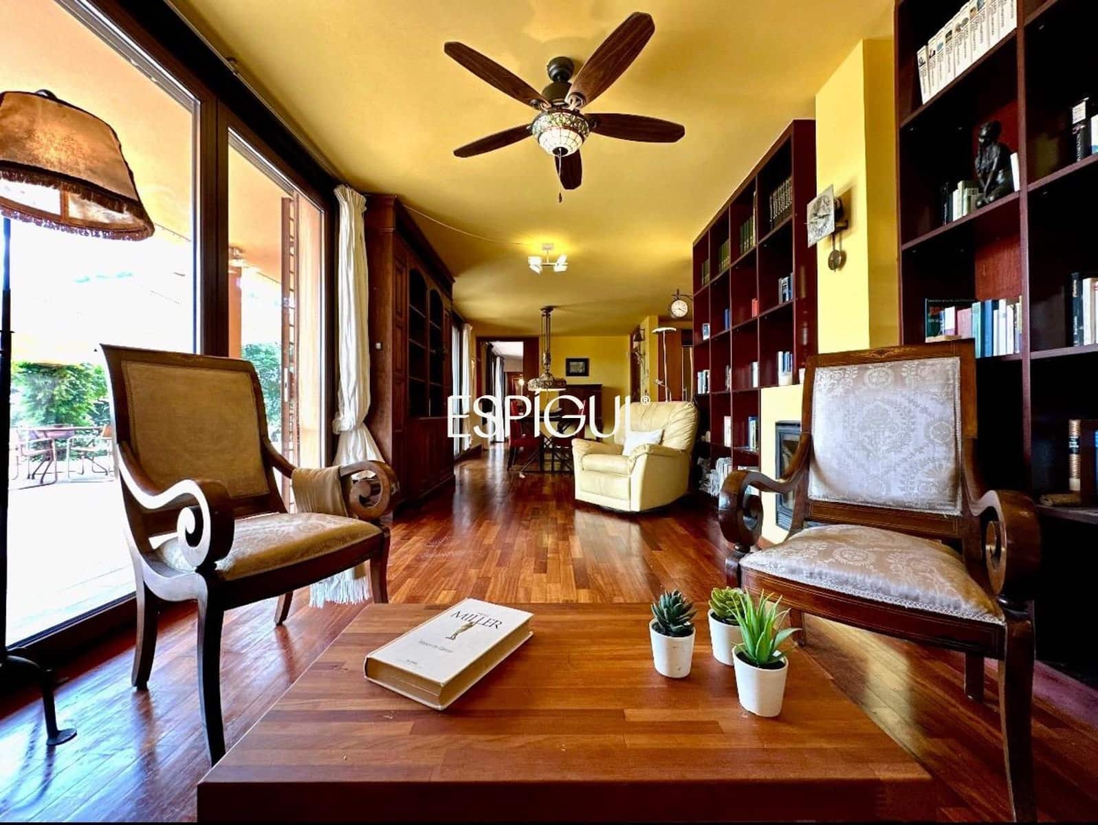 4 bedroom Villa for sale in Bescano with garage - € 449,000 (Ref: 10088672)