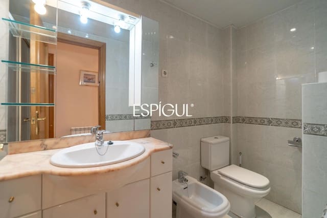Piso de 4 habitaciones en Sant Feliu de Guíxols en venta - 380.000 € (Ref: 10125007)