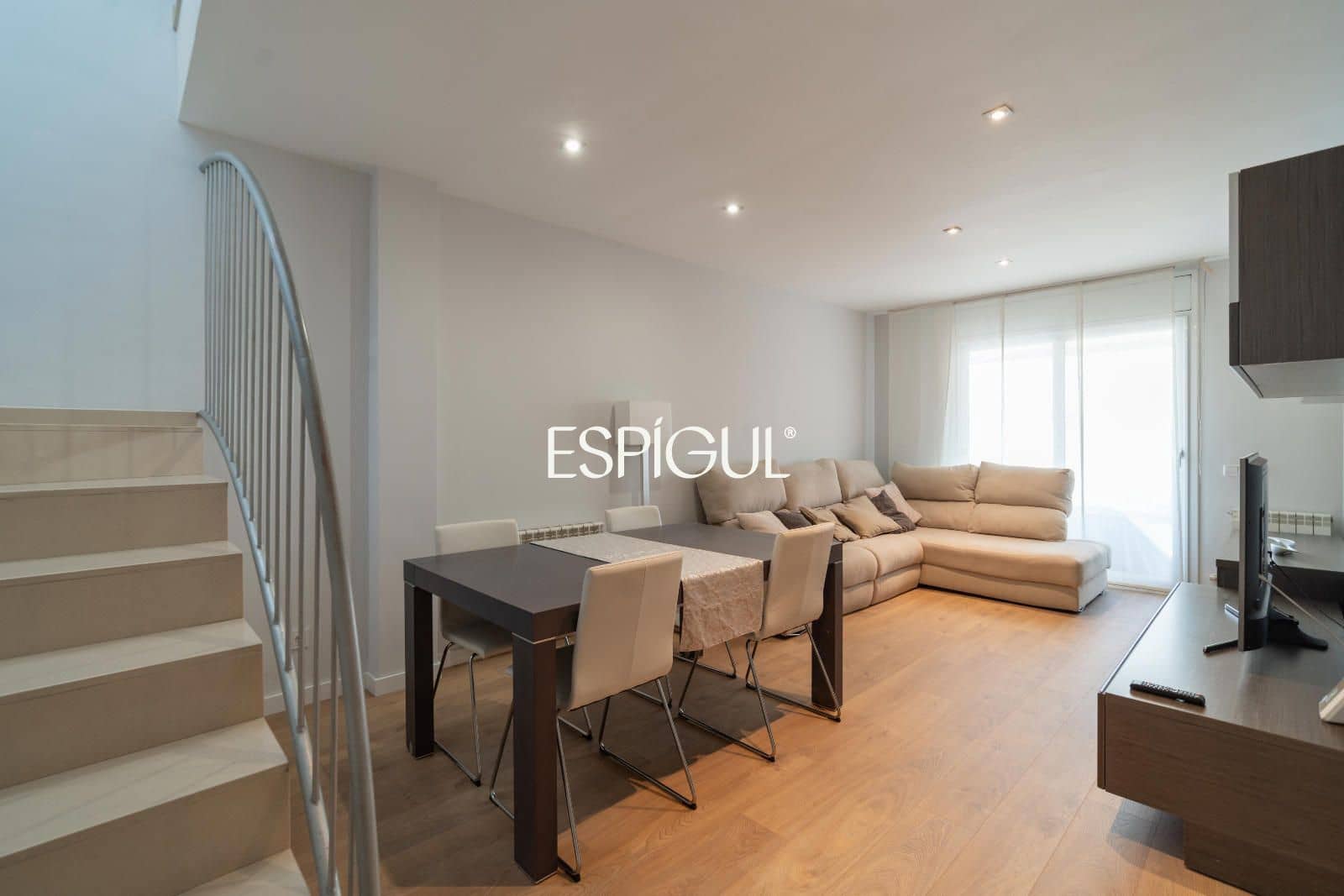 4 bedroom Villa for sale in Vilablareix with garage - € 545,000 (Ref: 10130963)