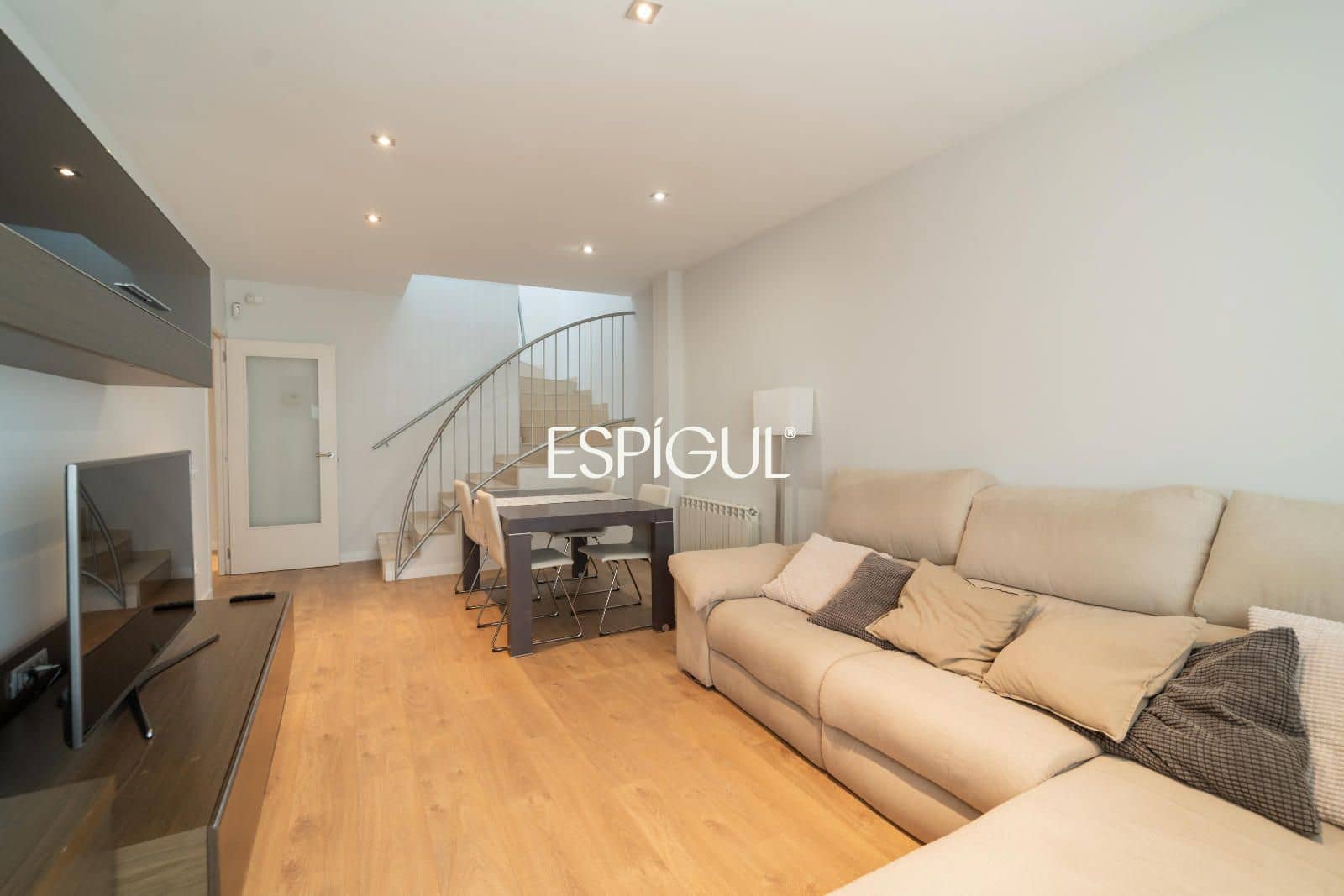 4 bedroom Villa for sale in Vilablareix with garage - € 545,000 (Ref: 10130963)