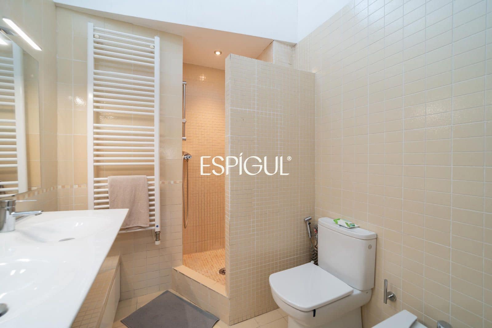 4 bedroom Villa for sale in Vilablareix with garage - € 545,000 (Ref: 10130963)