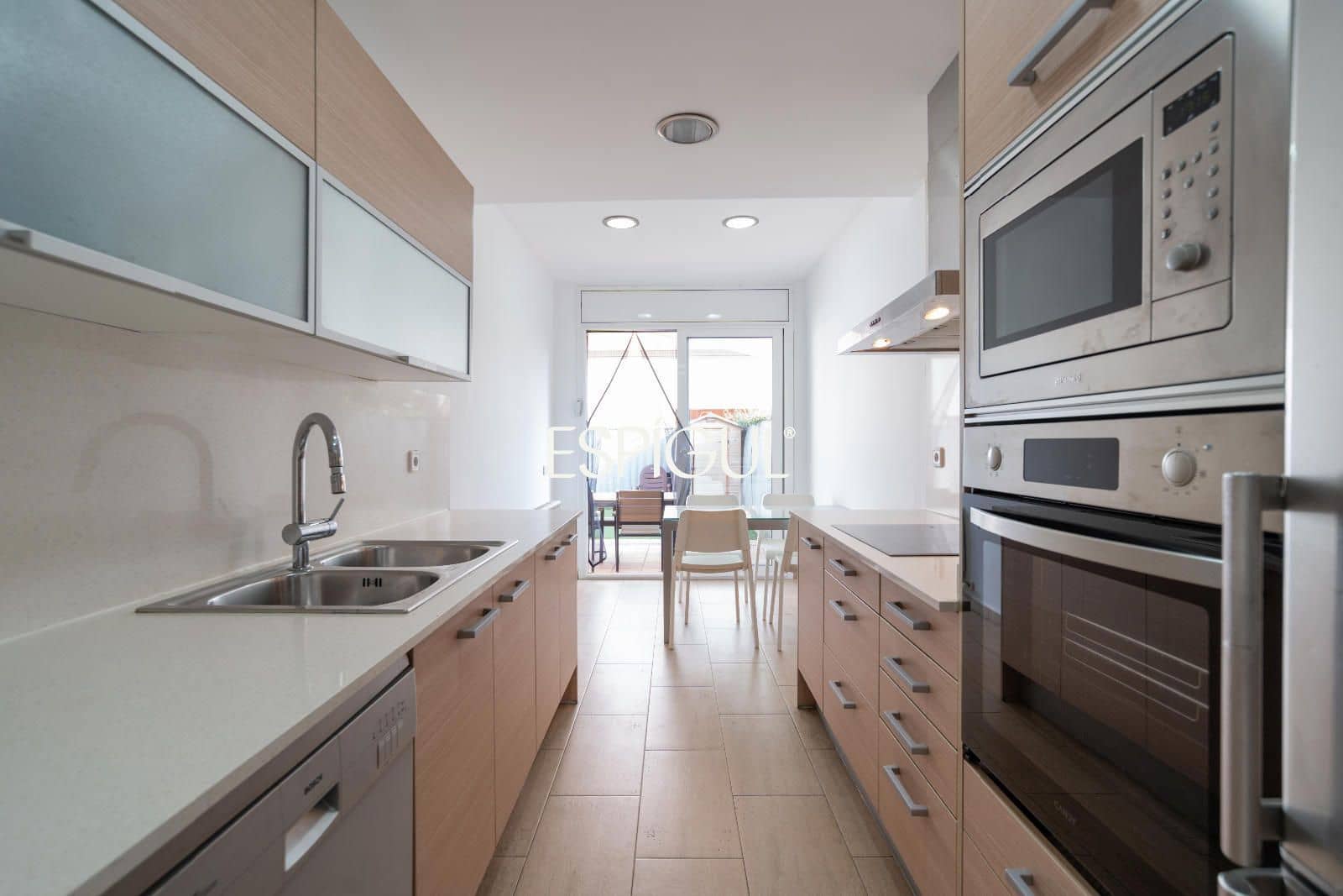 4 bedroom Villa for sale in Vilablareix with garage - € 545,000 (Ref: 10130963)