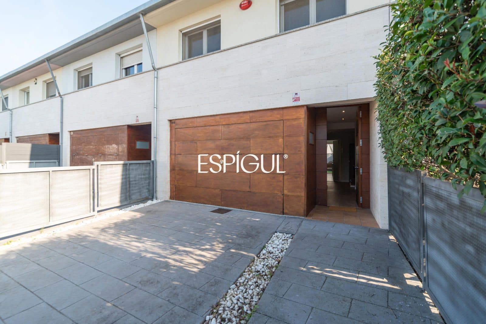 4 bedroom Villa for sale in Vilablareix with garage - € 545,000 (Ref: 10130963)