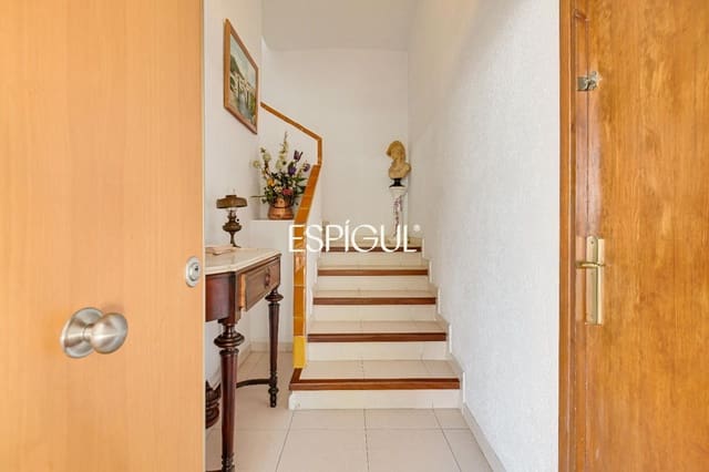 4 Zimmer Villa zu verkaufen in Girona Stadt mit Garage - 450.000 € (Ref: 10139994)