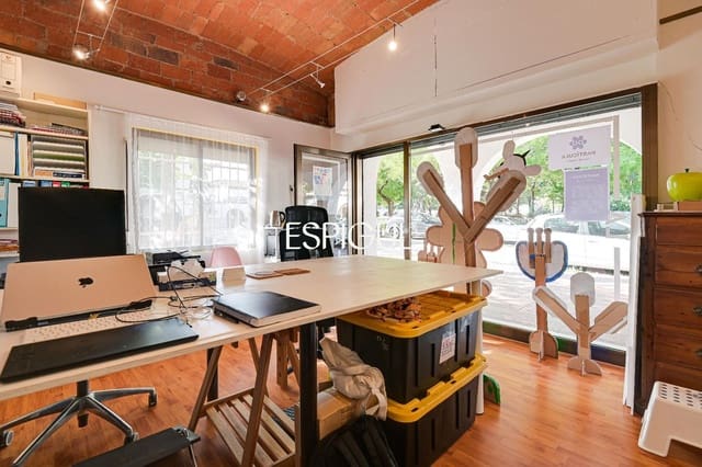 4 Zimmer Villa zu verkaufen in Girona Stadt mit Garage - 450.000 € (Ref: 10139994)