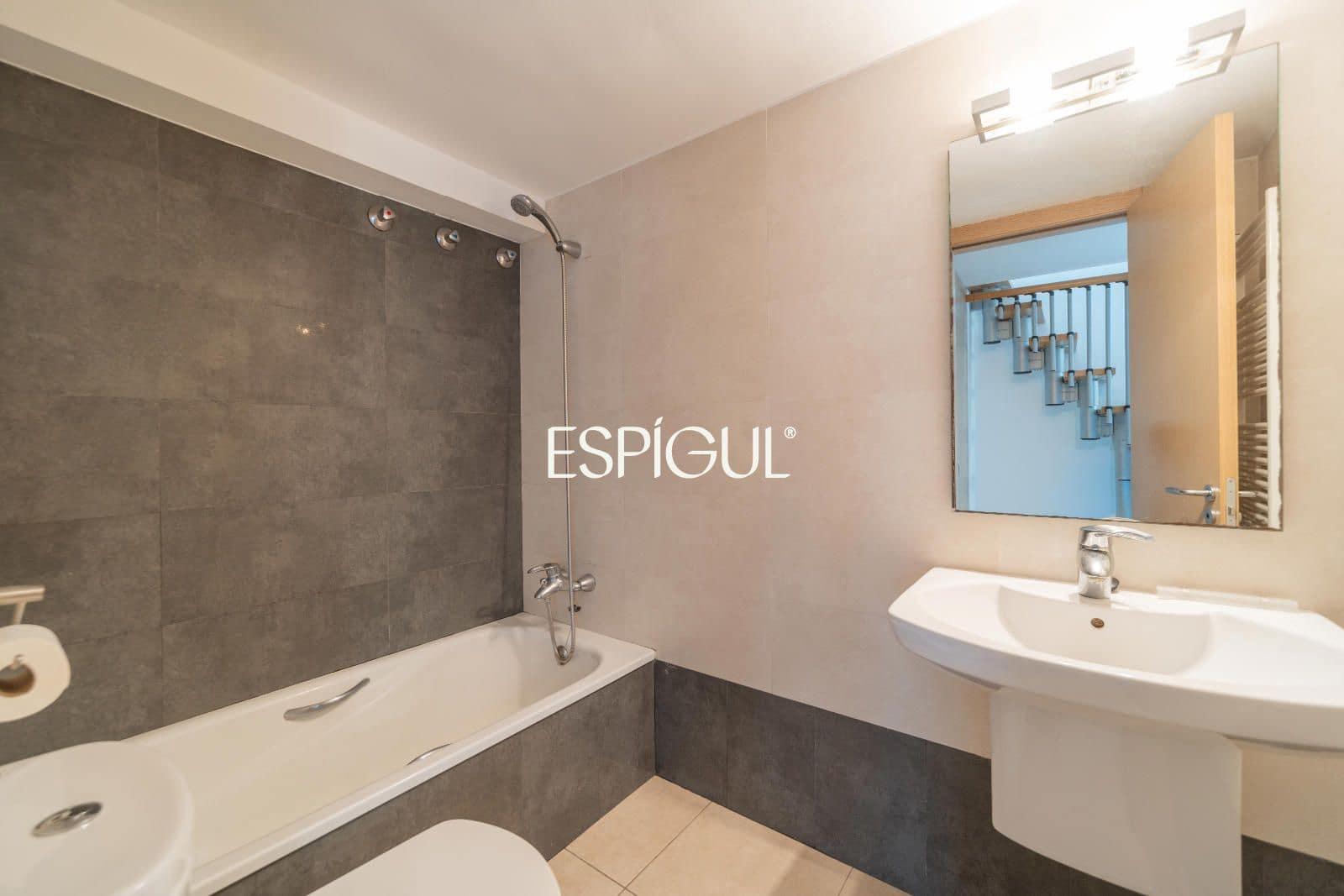 2 Zimmer Penthouse zu verkaufen in Girona Stadt - 260.000 € (Ref: 10154322)