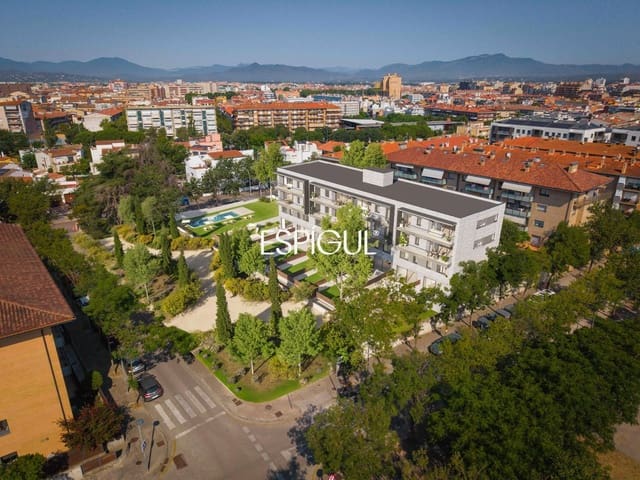 4 sypialnia Mieszkanie na sprzedaż w Miasto Girona z basenem garażem - 630 000 € (Ref: 10163817)