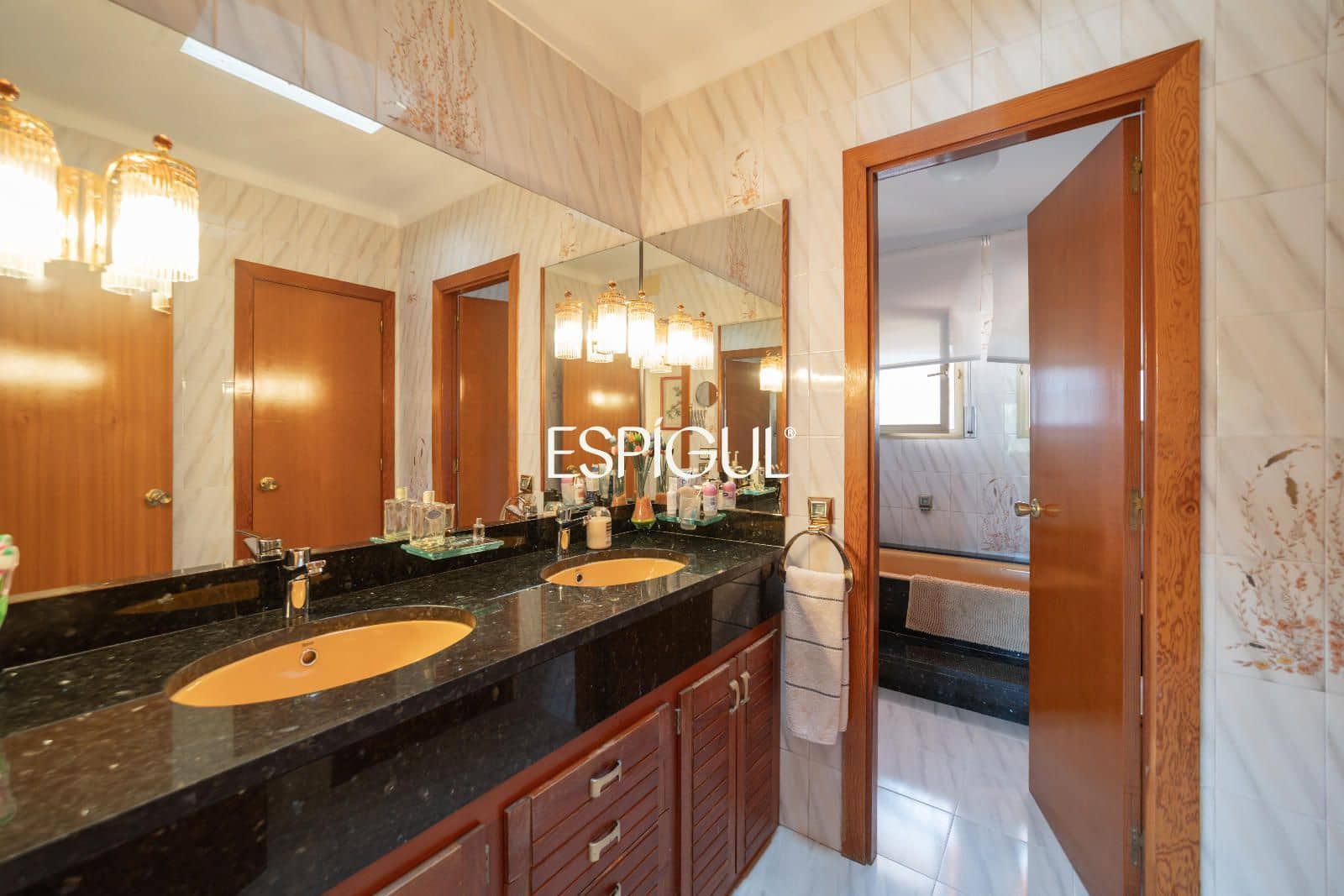 3 bedroom Villa for sale in Vilablareix with pool garage - € 450,000 (Ref: 10167098)