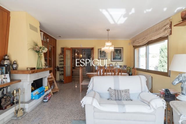 Chalet de 3 habitaciones en Vilablareix en venta con piscina garaje - 450.000 € (Ref: 10167098)