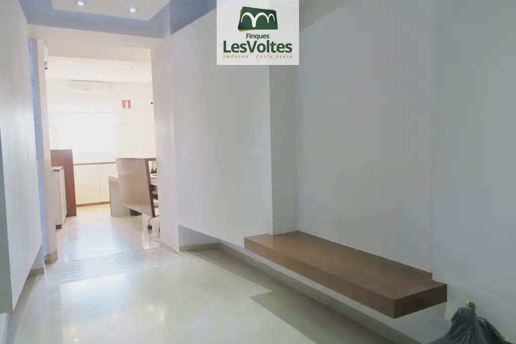 Komercyjne do wynajęcia w La Bisbal d'Emporda - 1 200 € (Ref: 10081831)