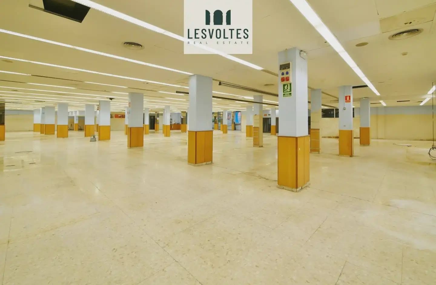 Comercial para arrendar em Palafrugell - 5 000 € (Ref: 10081832)