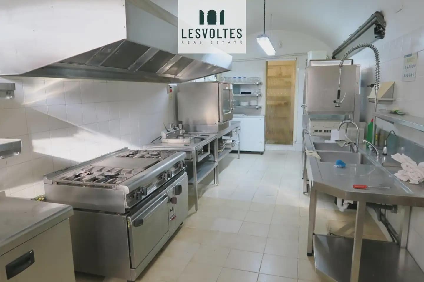 Local Comercial en La Bisbal d'Empordà en venta - 90.000 € (Ref: 10081833)