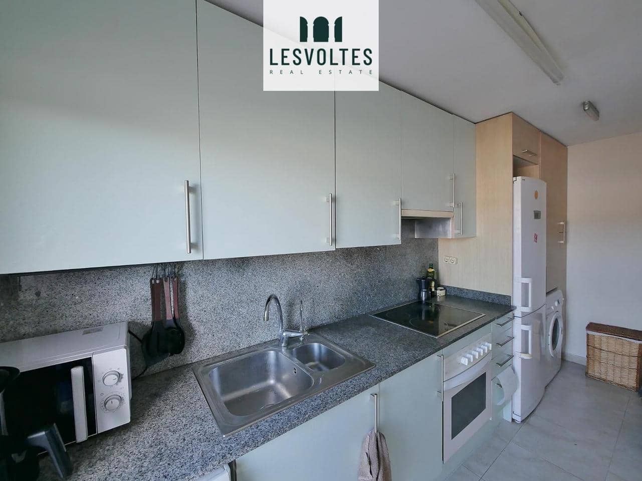 2 bedroom Flat for sale in La Bisbal d'Emporda with garage - € 130,000 (Ref: 10081839)