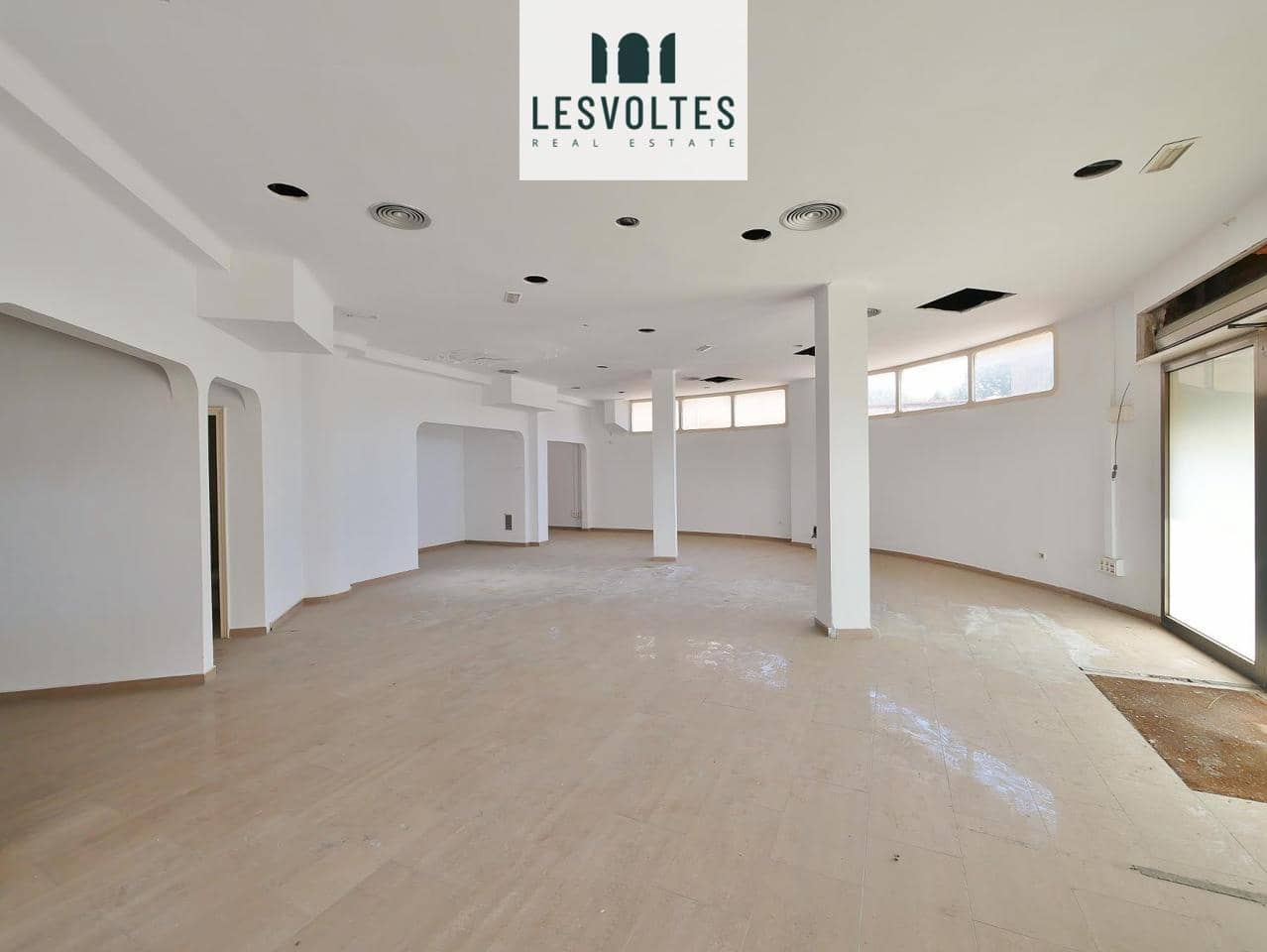 4 bedroom Business for sale in Palafrugell - € 179,600 (Ref: 10081846)