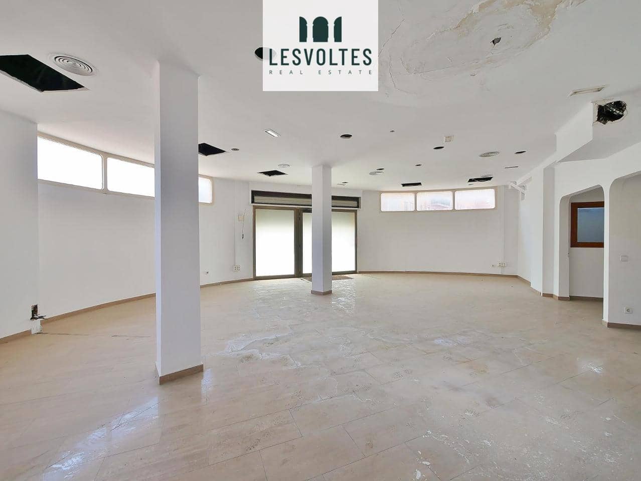 4 bedroom Business for sale in Palafrugell - € 179,600 (Ref: 10081846)