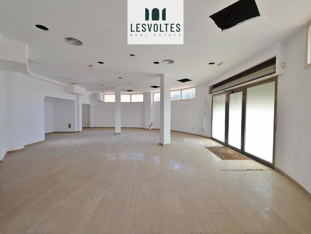 4 bedroom Business for sale in Palafrugell - € 179,600 (Ref: 10081846)