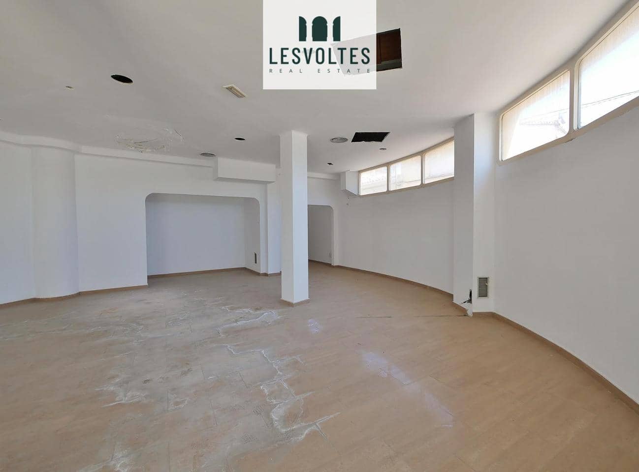 4 bedroom Business for sale in Palafrugell - € 179,600 (Ref: 10081846)