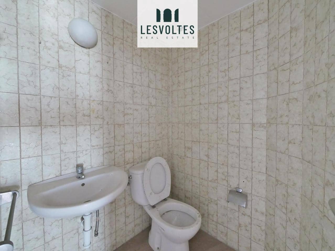 4 bedroom Business for sale in Palafrugell - € 179,600 (Ref: 10081846)