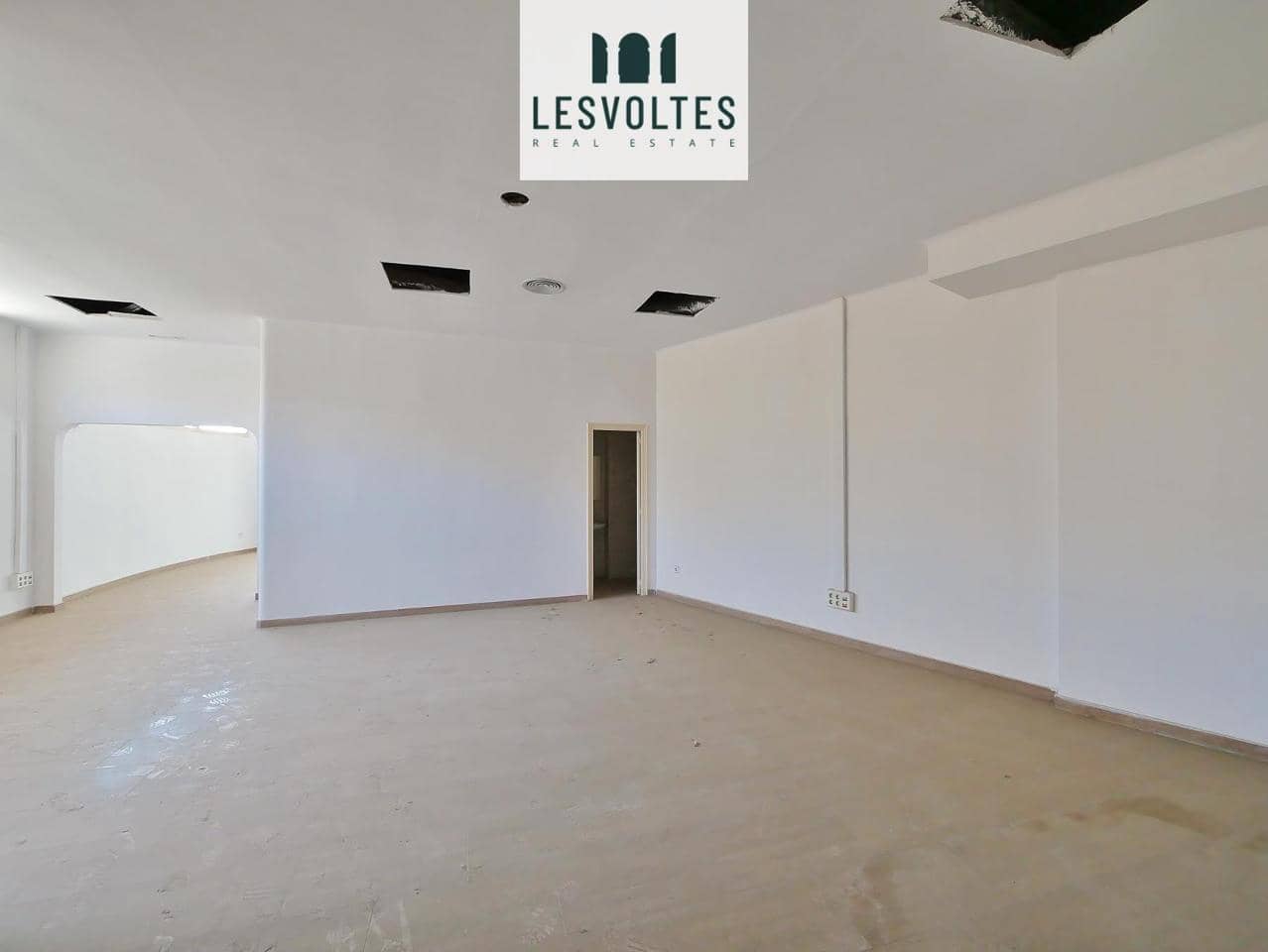 4 bedroom Business for sale in Palafrugell - € 179,600 (Ref: 10081846)