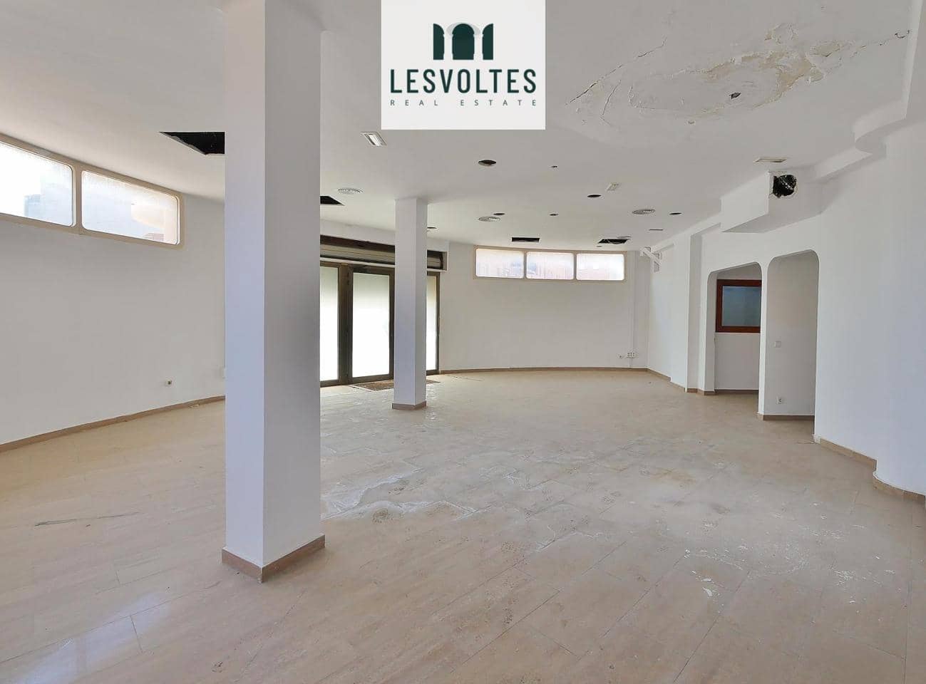 4 bedroom Business for sale in Palafrugell - € 179,600 (Ref: 10081846)