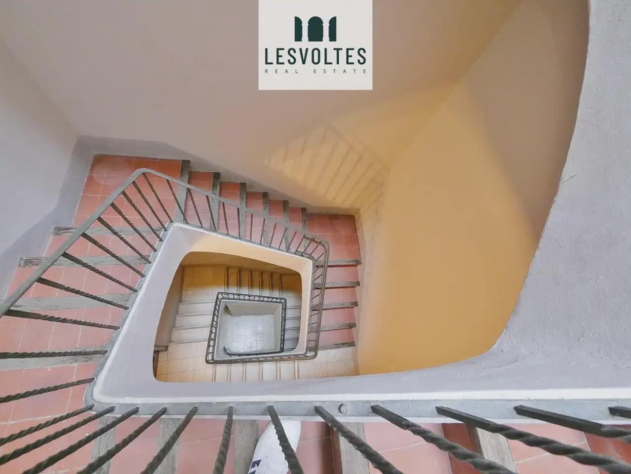 Komercyjne do wynajęcia w La Bisbal d'Emporda - 2 000 € (Ref: 10081848)