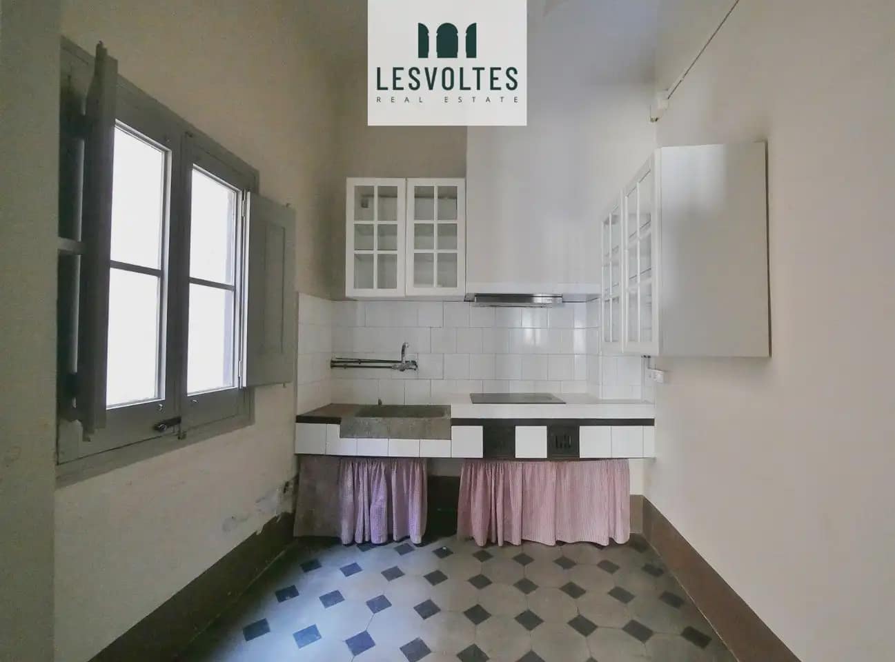 Komercyjne do wynajęcia w La Bisbal d'Emporda - 2 000 € (Ref: 10081848)