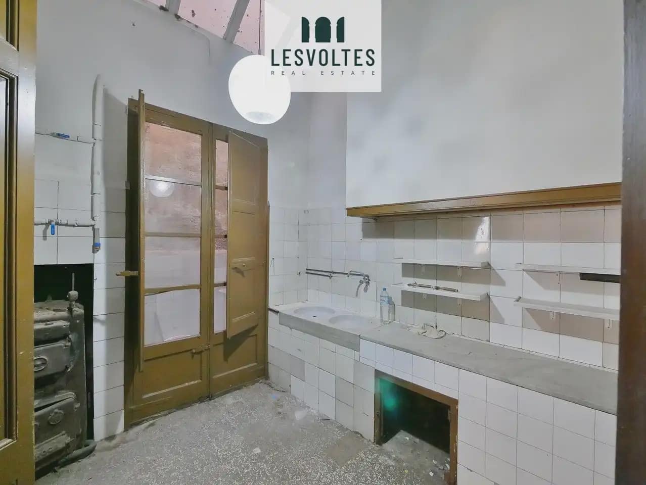 Komercyjne do wynajęcia w La Bisbal d'Emporda - 2 000 € (Ref: 10081848)