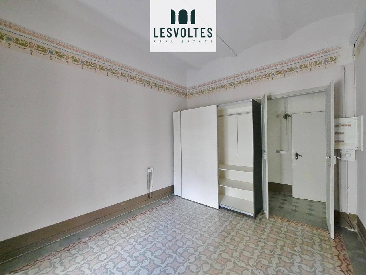 7 bedroom Business for rent in La Bisbal d'Emporda - € 2,000 (Ref: 10081848)
