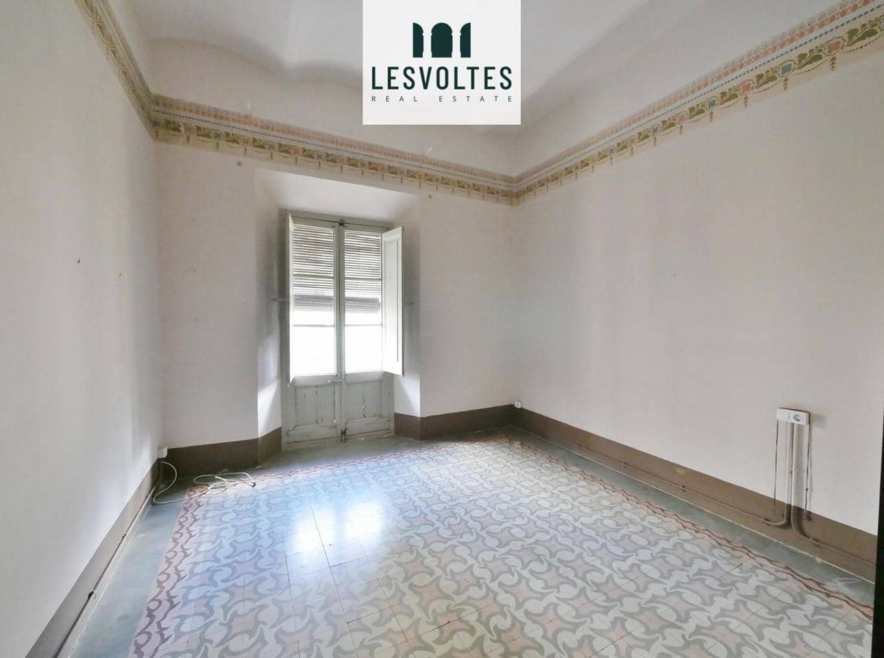 7 bedroom Business for rent in La Bisbal d'Emporda - € 2,000 (Ref: 10081848)