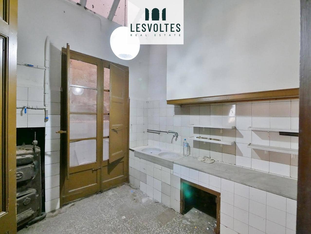7 bedroom Business for rent in La Bisbal d'Emporda - € 2,000 (Ref: 10081848)