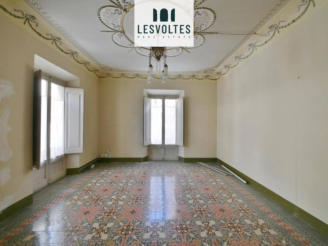 7 bedroom Business for rent in La Bisbal d'Emporda - € 2,000 (Ref: 10081848)