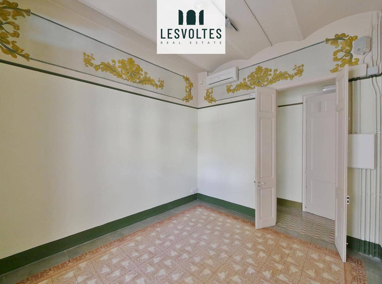 7 bedroom Business for rent in La Bisbal d'Emporda - € 2,000 (Ref: 10081848)