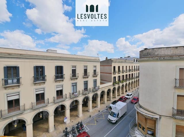 7 bedroom Business for rent in La Bisbal d'Empordà - € 2,000 (Ref: 10081848)